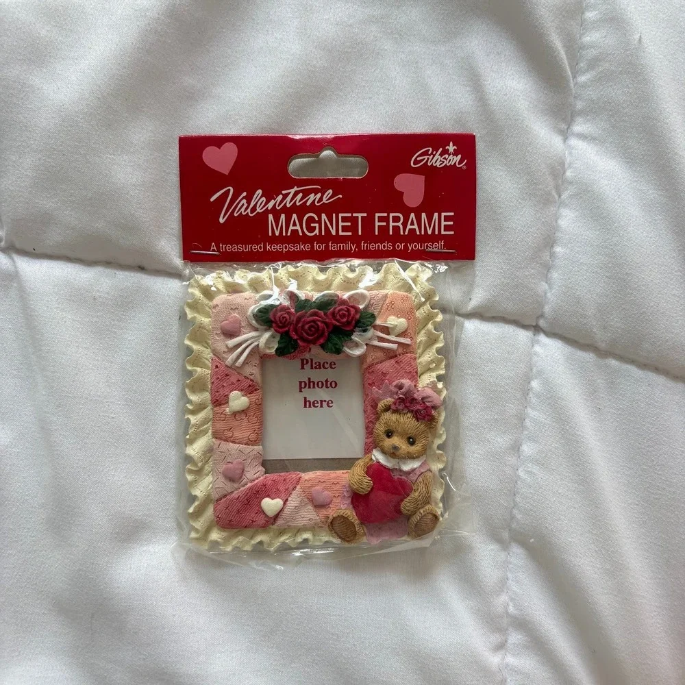 NEW Vintage Gibson Valentine Magnet Frame Teddy Bear Heart Roses Pink Resin